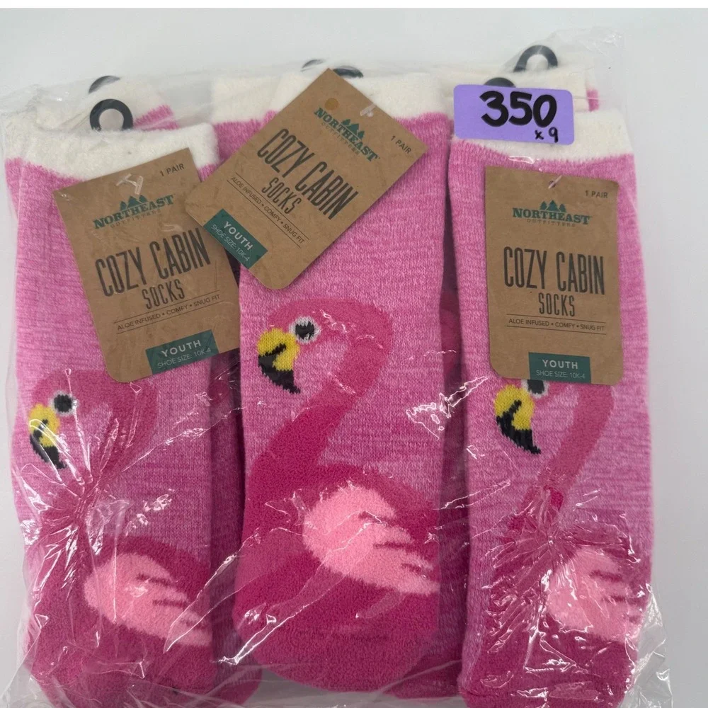 NWT Northeast Outfitters Cozy Cabin Aloe Infused Flamingo Socks Size Y 10K-4‎
